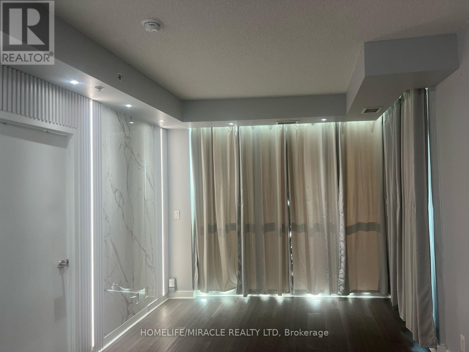 1406 - 3985 Grand Park Drive, Mississauga, ON - Indoor Photo Showing Bathroom