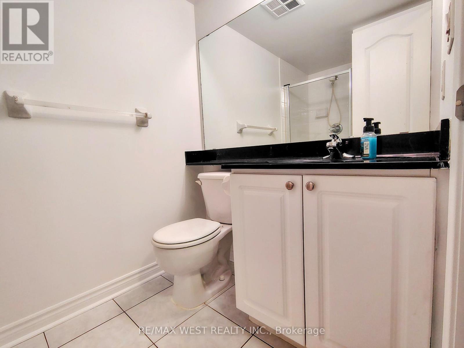 1301 - 1 Elm Drive W, Mississauga, ON - Indoor Photo Showing Bathroom