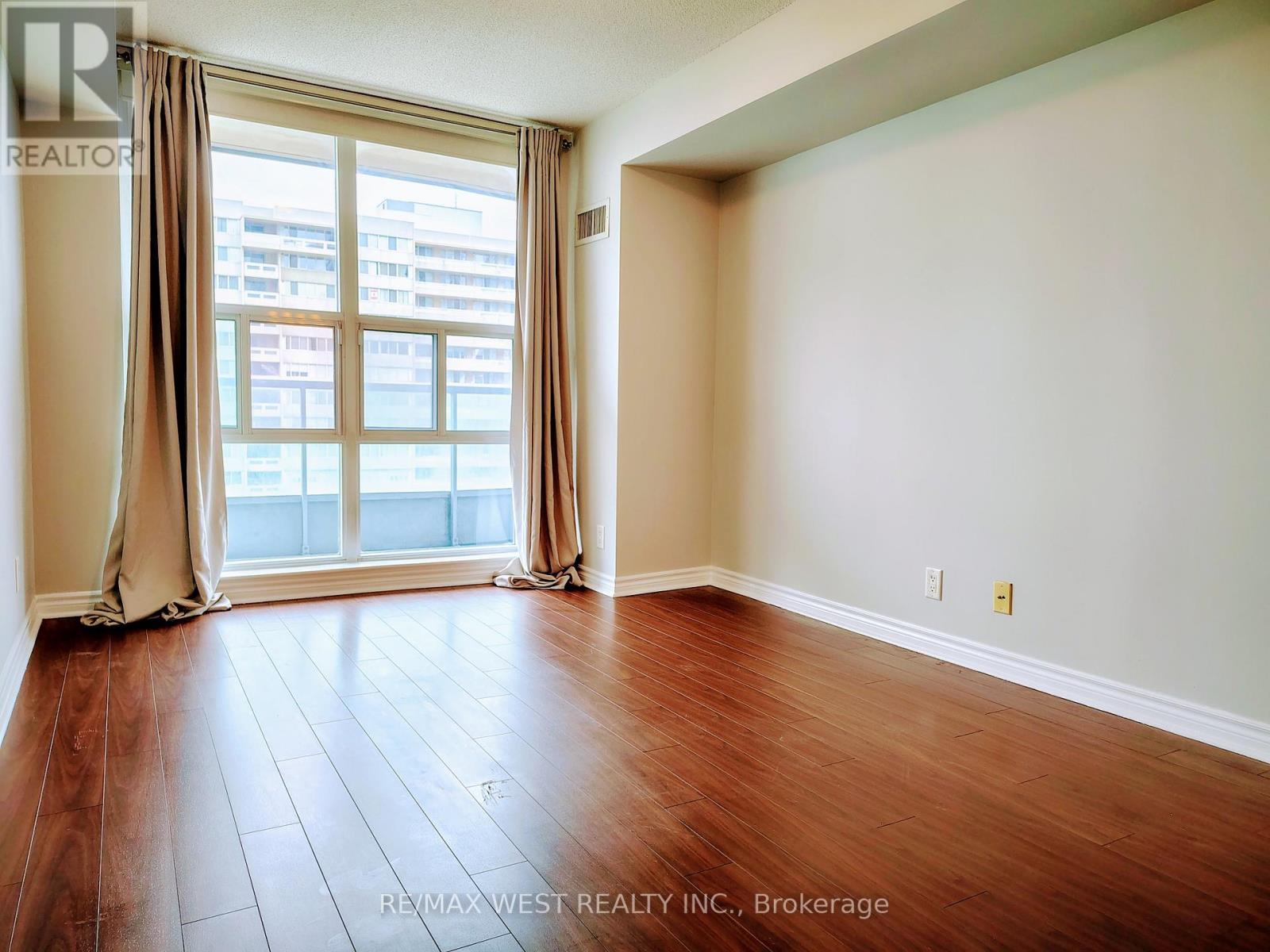 1301 - 1 Elm Drive W, Mississauga, ON - Indoor Photo Showing Other Room