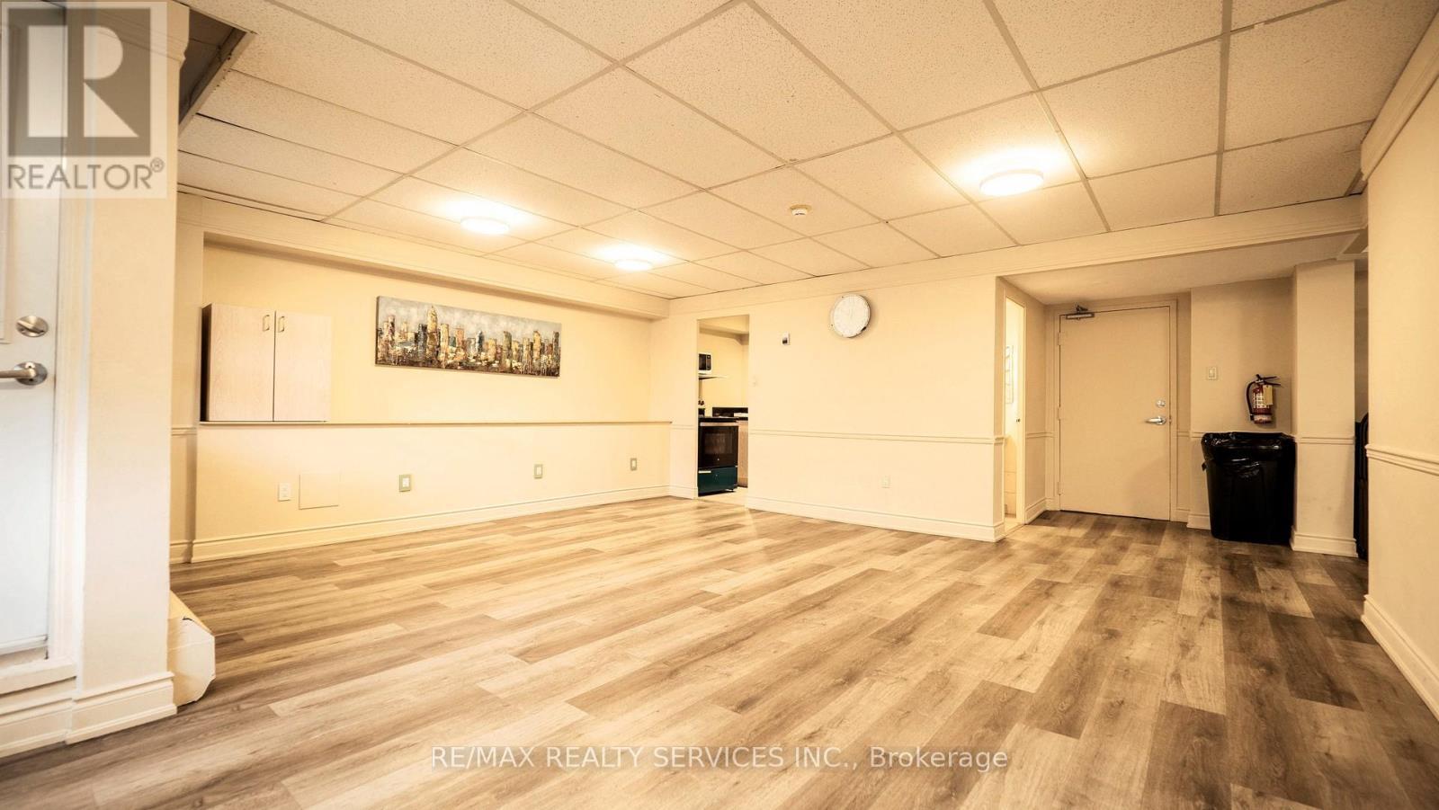 1219 - 551 The West Mall, Toronto, ON - Indoor