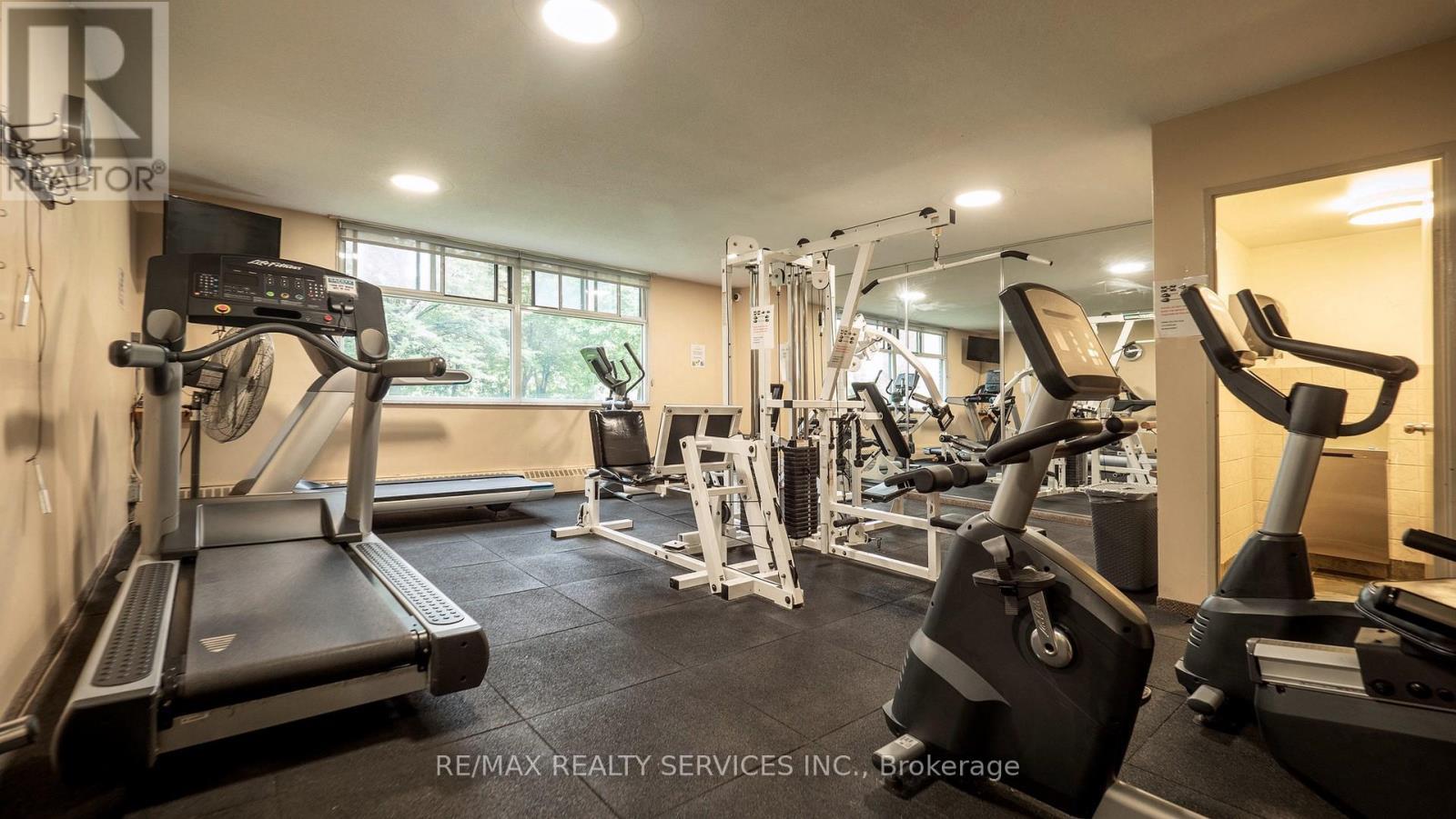 1219 - 551 The West Mall, Toronto, ON - Indoor Photo Showing Gym Room