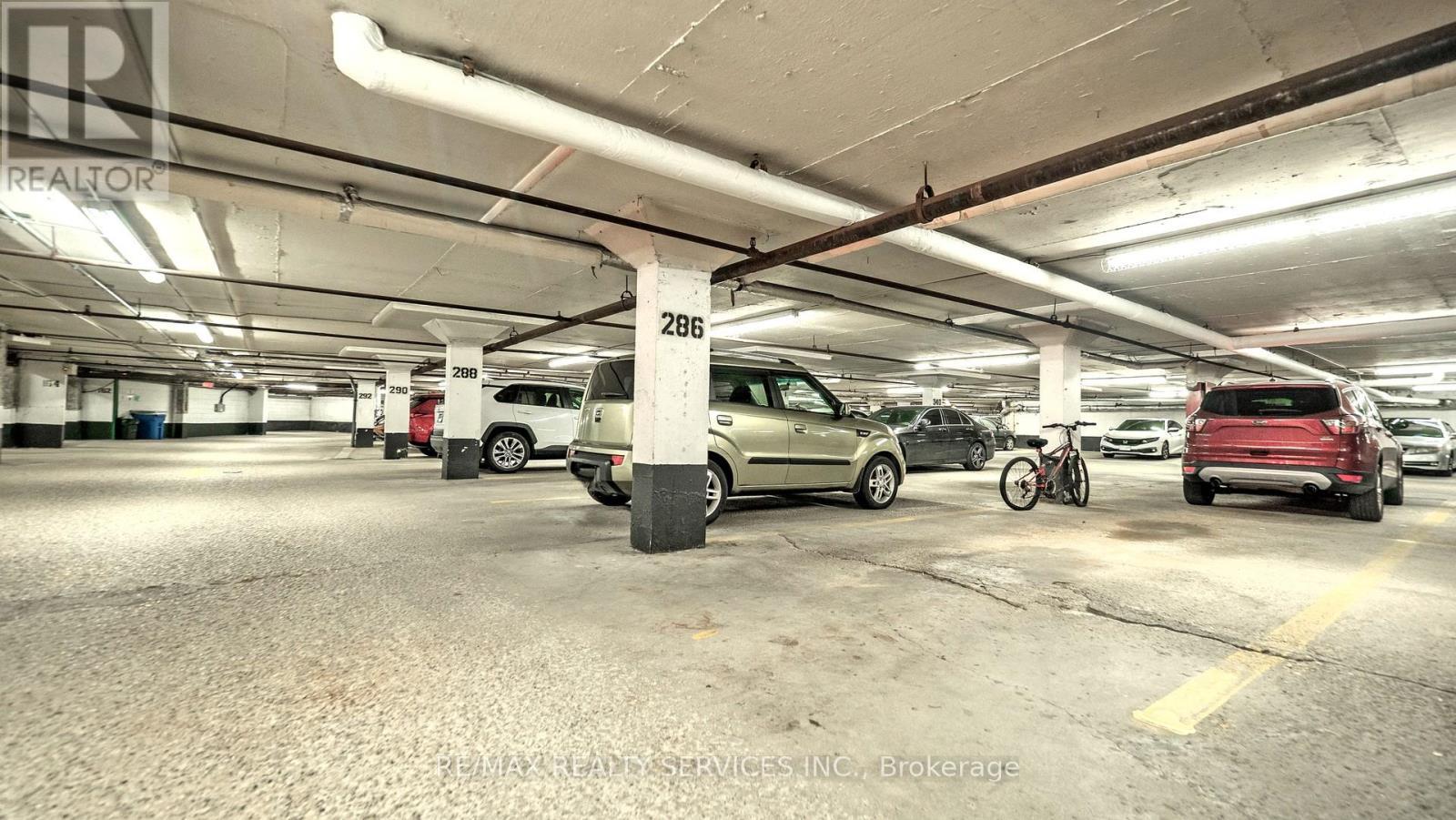 1219 - 551 The West Mall, Toronto, ON - Indoor Photo Showing Garage