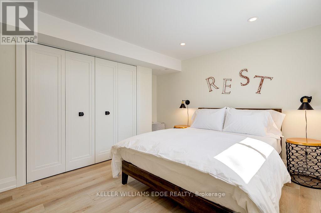 1 - 1456 Olga Drive, Burlington, ON - Indoor Photo Showing Bedroom