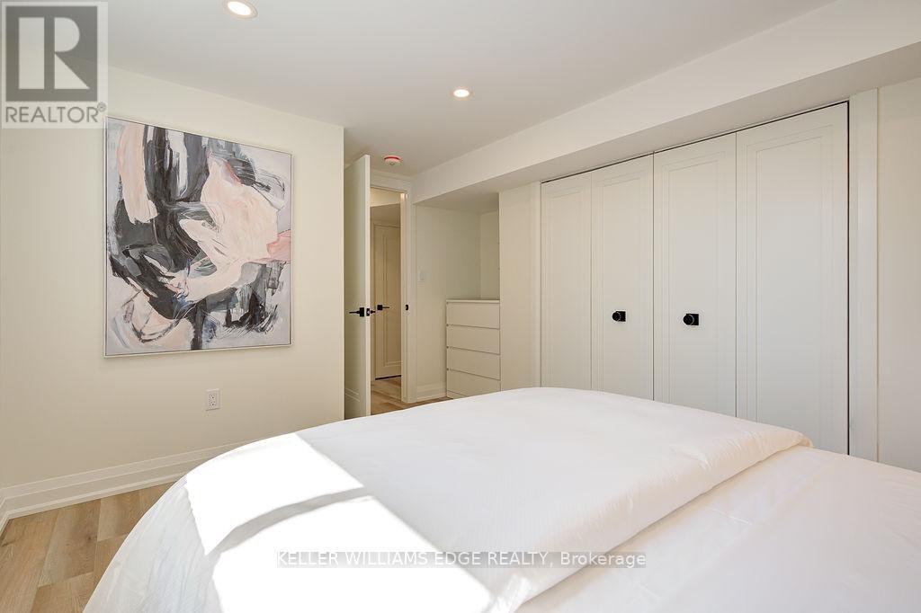 1 - 1456 Olga Drive, Burlington, ON - Indoor Photo Showing Bedroom