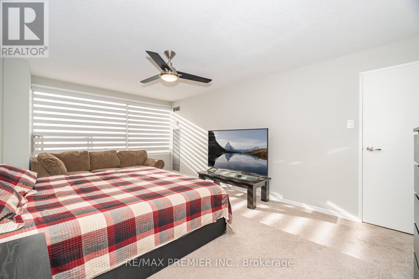 1602 - 475 The West Mall, Toronto, ON - Indoor Photo Showing Bedroom