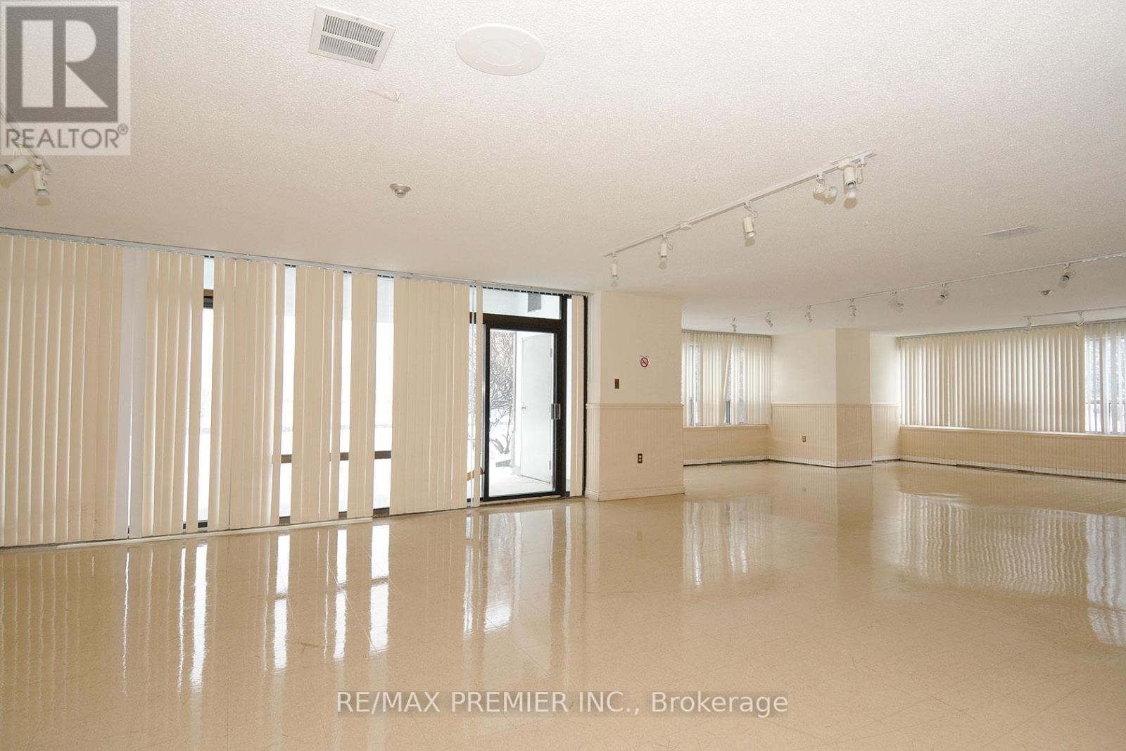 1602 - 475 The West Mall, Toronto, ON - Indoor Photo Showing Other Room