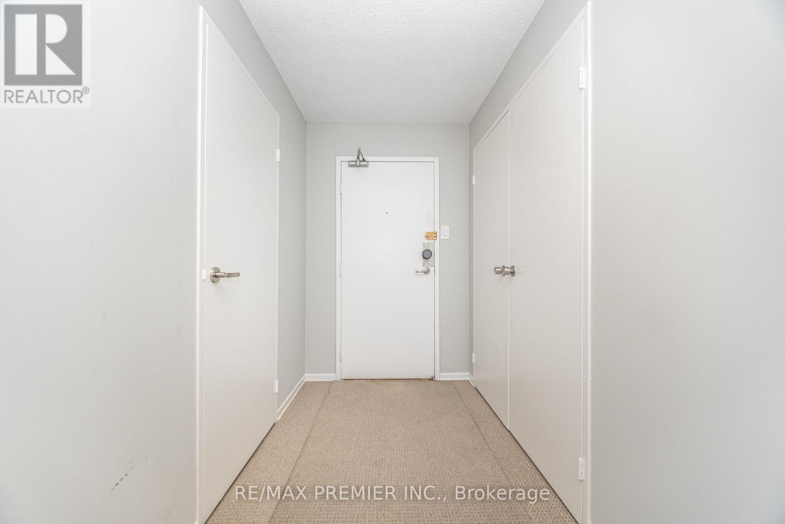 1602 - 475 The West Mall, Toronto, ON - Indoor Photo Showing Other Room