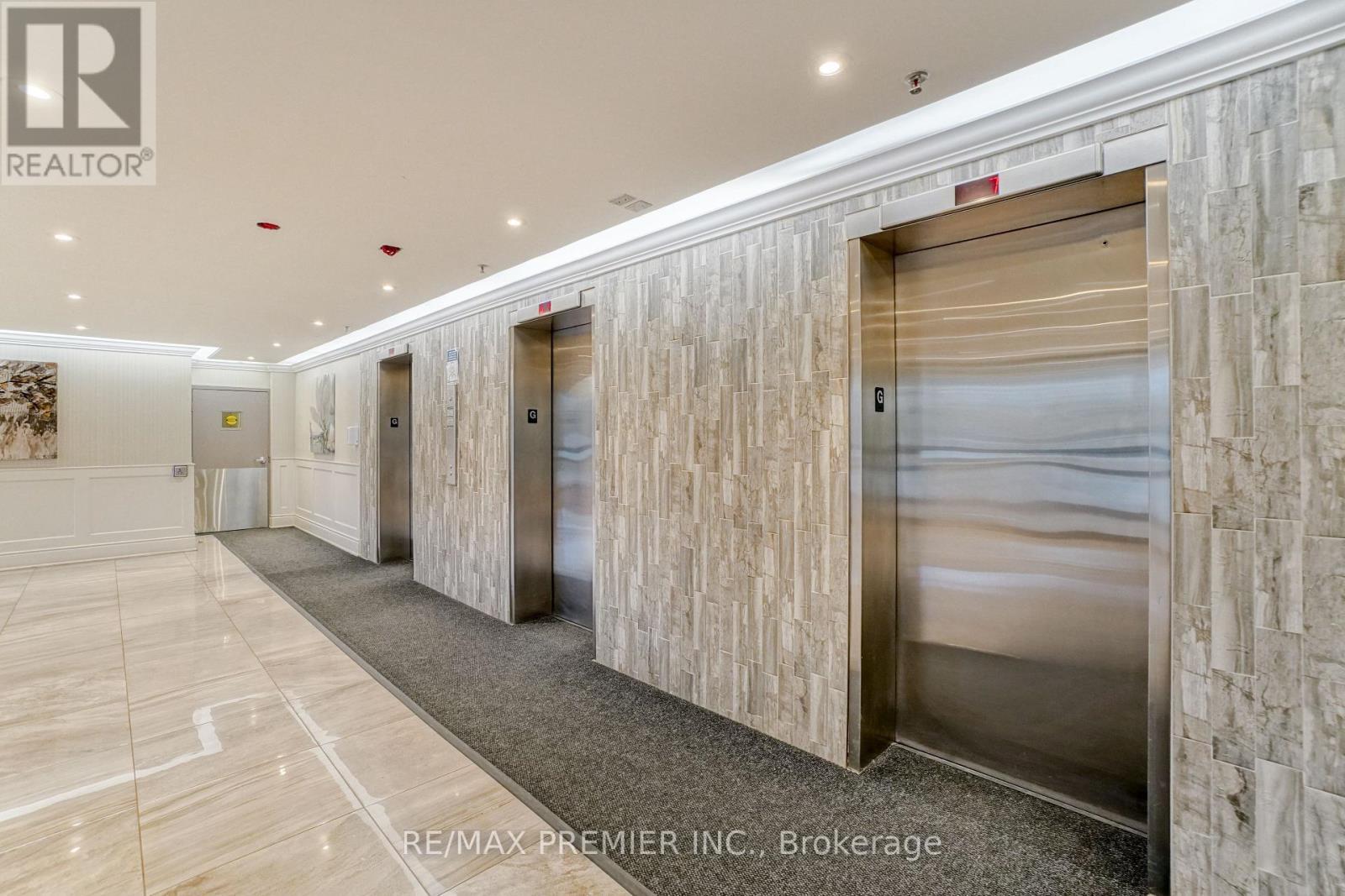 1602 - 475 The West Mall, Toronto, ON - Indoor Photo Showing Other Room