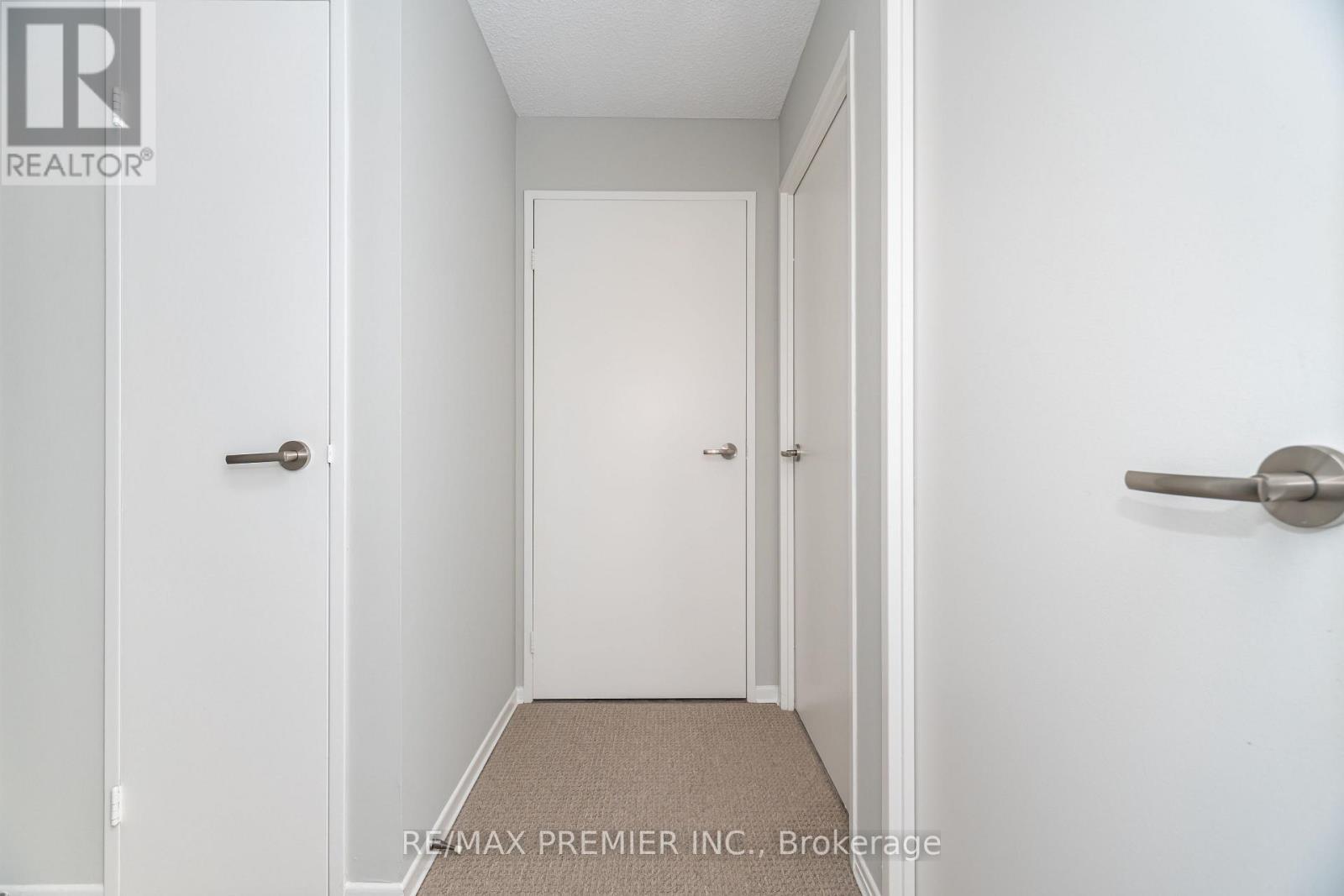 1602 - 475 The West Mall, Toronto, ON - Indoor Photo Showing Other Room