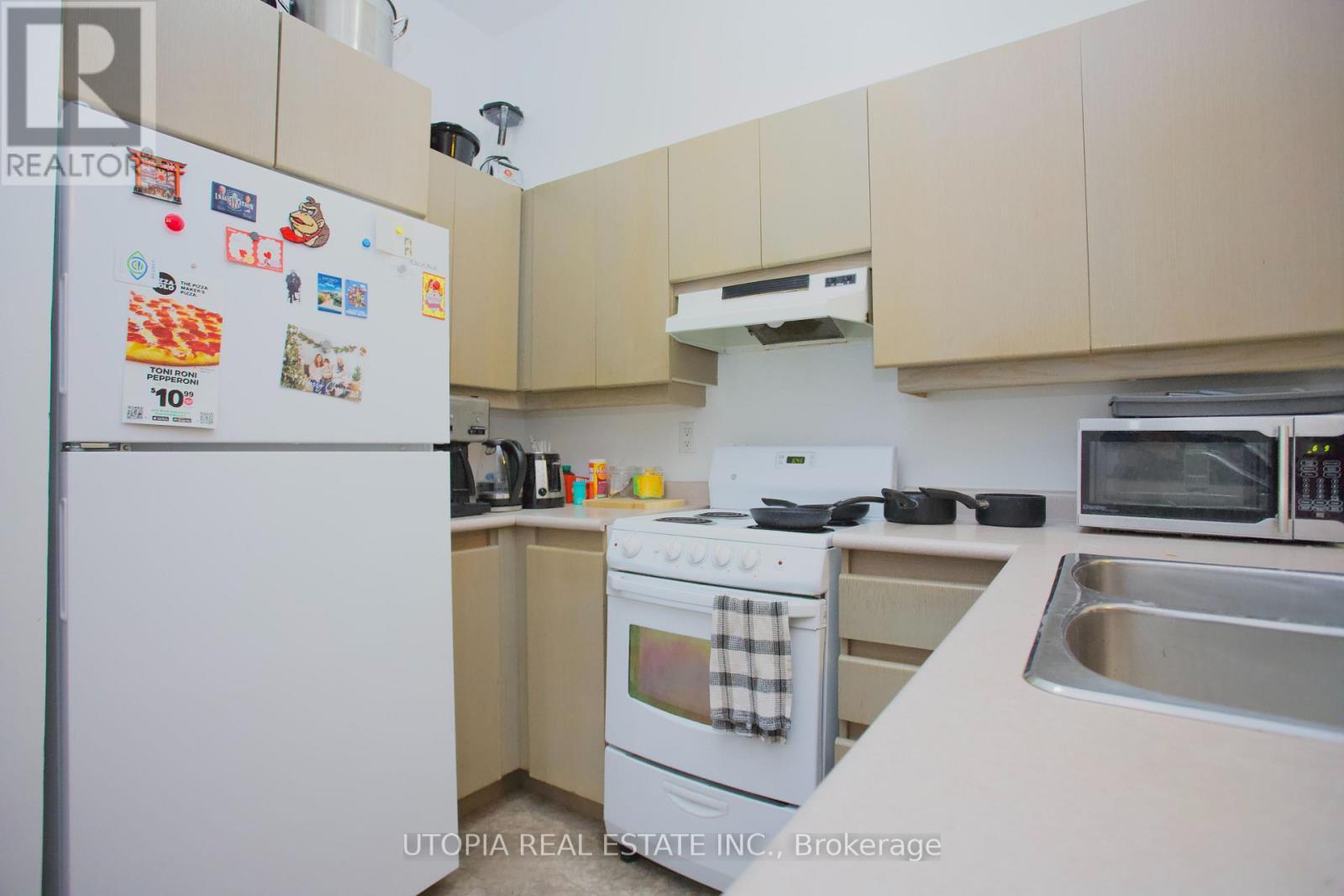 1017 - 7 King Street E, Toronto, ON - Indoor Photo Showing Kitchen With Double Sink