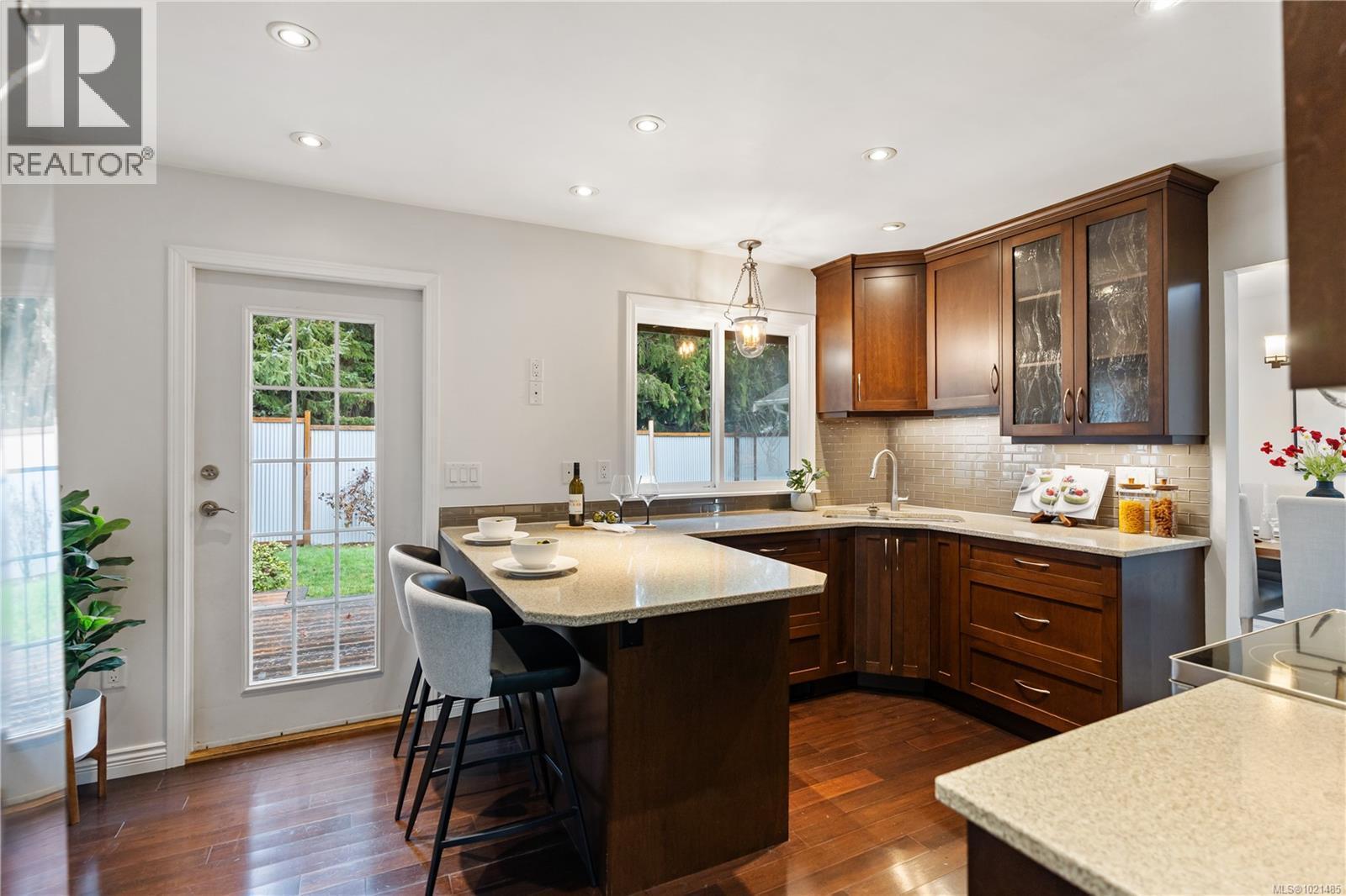 1985 Saunders Rd, Sooke, BC - Indoor