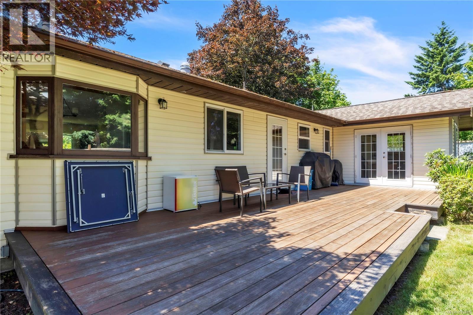 Deck Main House - 1985 Saunders Rd, Sooke, BC - Outdoor With Deck Patio Veranda With Exterior