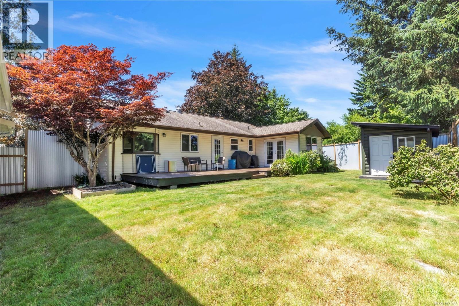 1985 Saunders Rd, Sooke, BC - Outdoor With Deck Patio Veranda