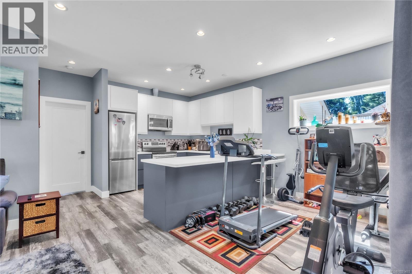 1985 Saunders Rd, Sooke, BC - Indoor Photo Showing Other Room