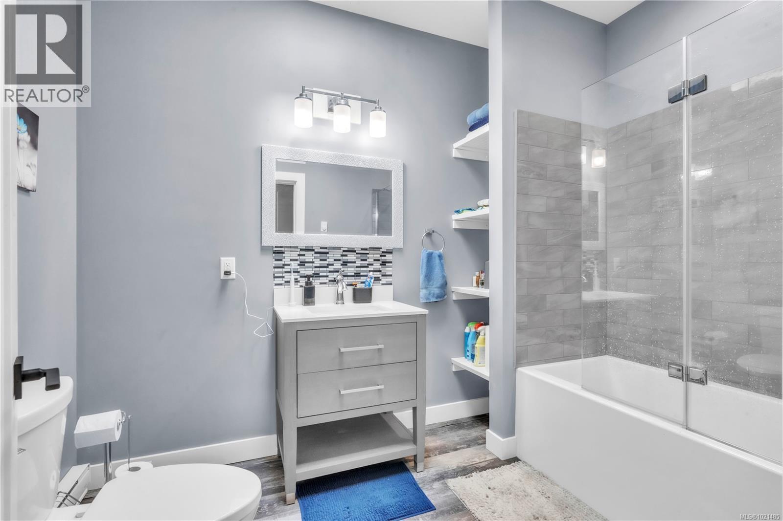 Bathroom Guest House - 1985 Saunders Rd, Sooke, BC - Indoor Photo Showing Bathroom