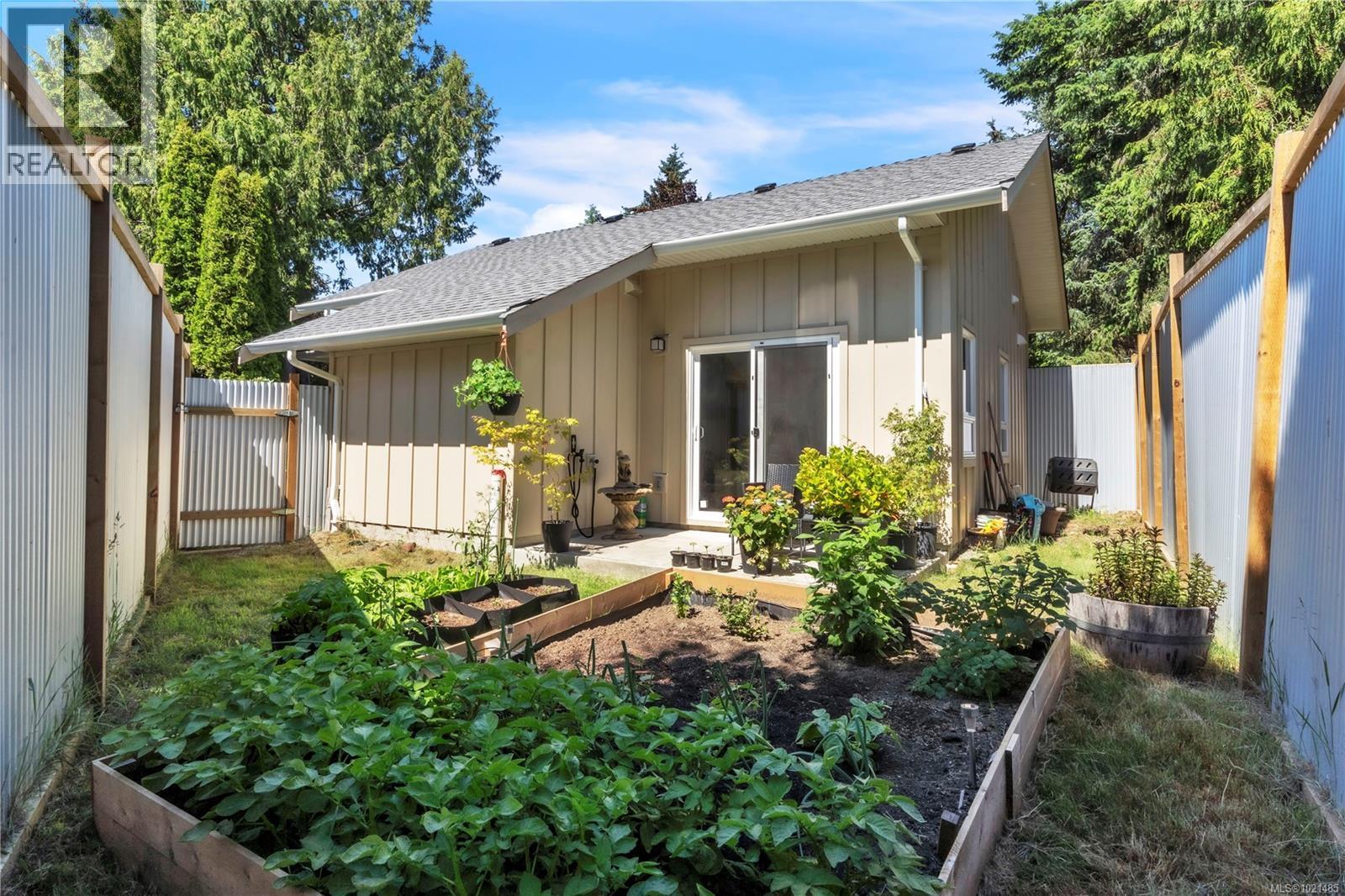 Back of Guest House - 1985 Saunders Rd, Sooke, BC - Outdoor