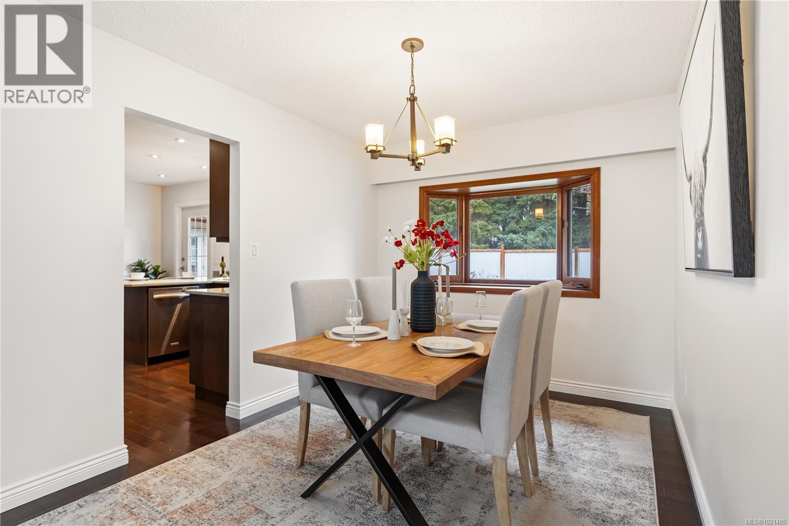 1985 Saunders Rd, Sooke, BC - Indoor Photo Showing Dining Room