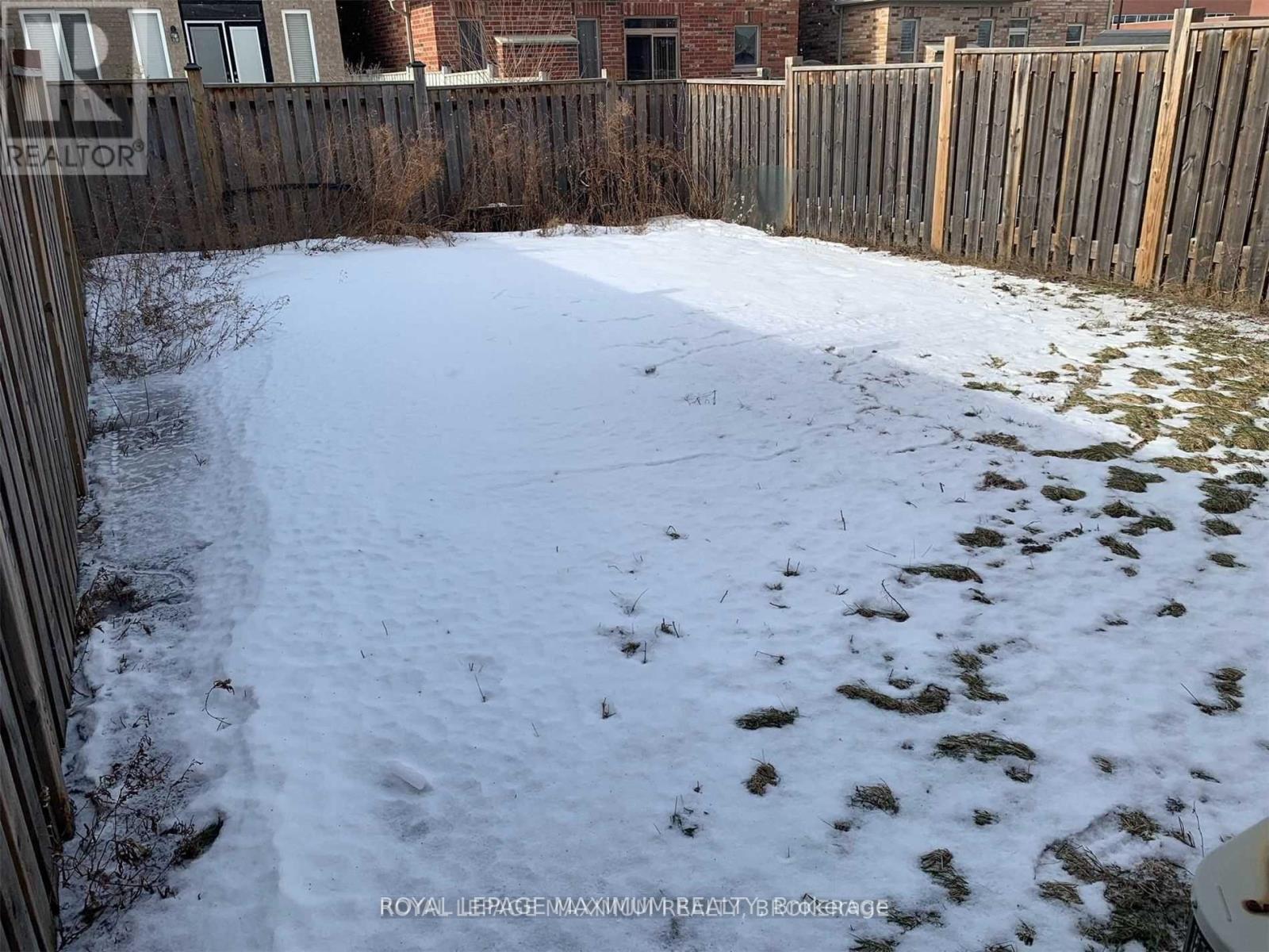 8 Tustin Road, Brampton, ON - Outdoor