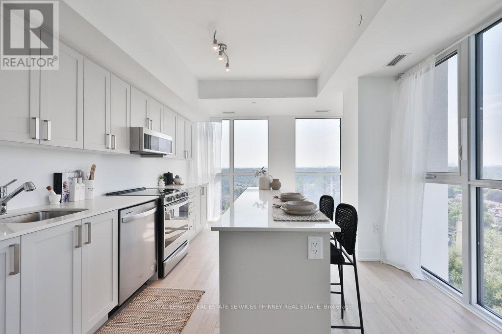 1207 - 1063 Douglas Mccurdy Common, Mississauga, ON - Indoor Photo Showing Kitchen With Upgraded Kitchen