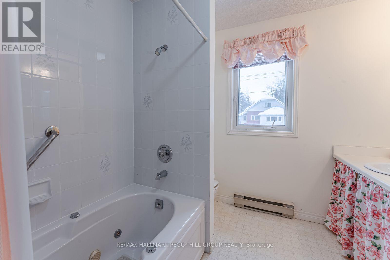 325 Ouida Street, Tay, ON - Indoor Photo Showing Bathroom