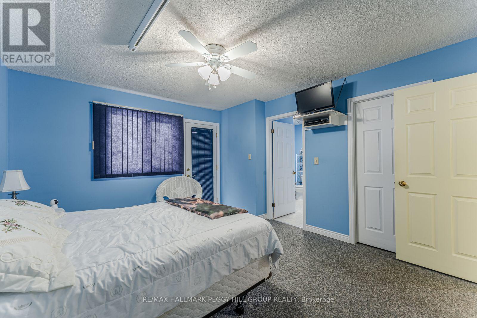 325 Ouida Street, Tay, ON - Indoor Photo Showing Bedroom