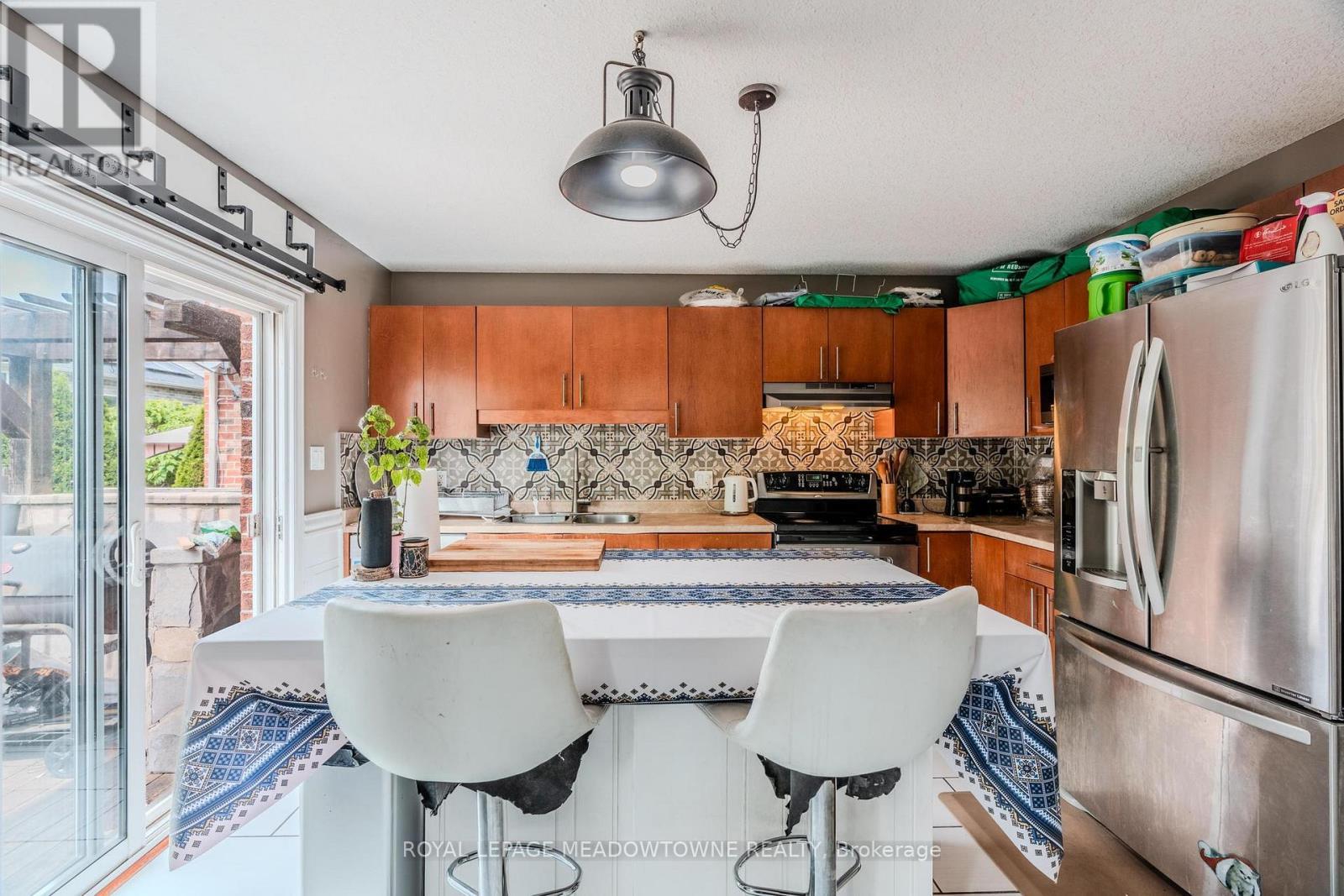893 Bitterbush Crescent, London North, ON - Indoor Photo Showing Kitchen With Stainless Steel Kitchen