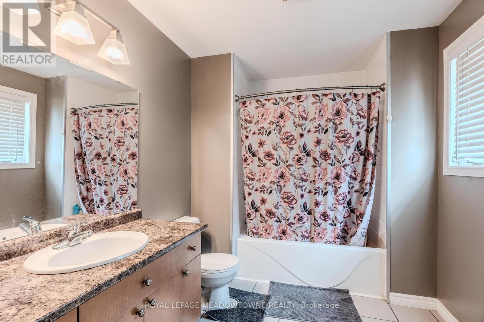 893 Bitterbush Crescent, London North, ON - Indoor Photo Showing Bathroom