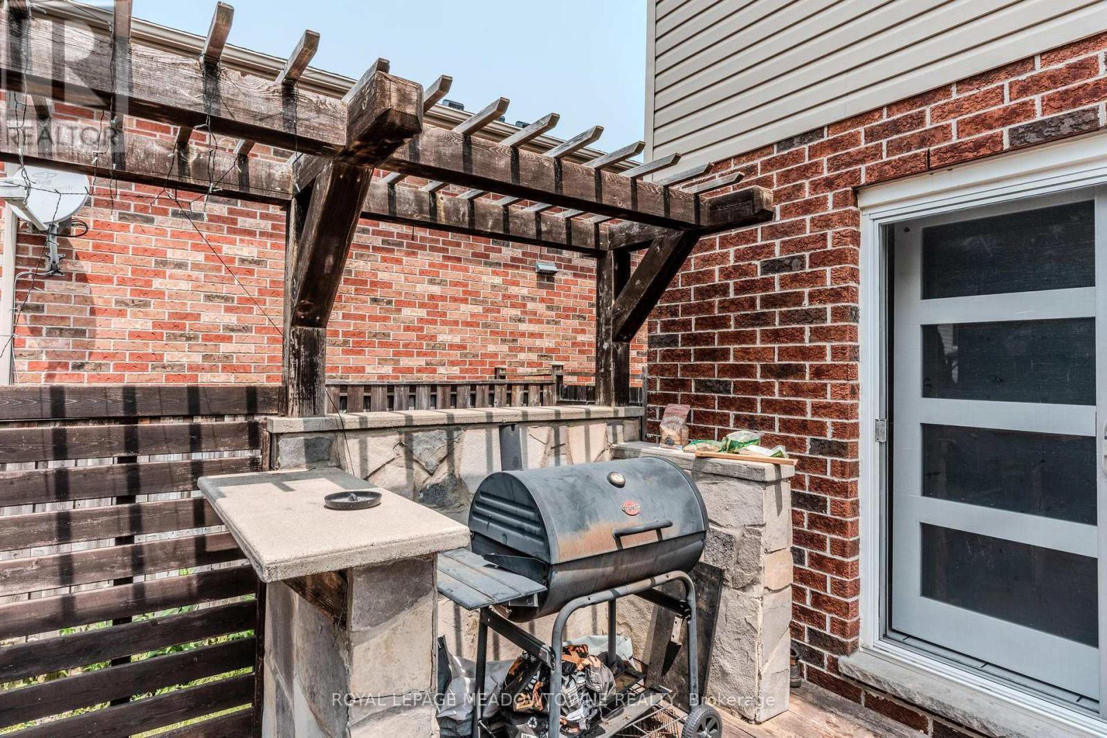 893 Bitterbush Crescent, London North, ON - Outdoor