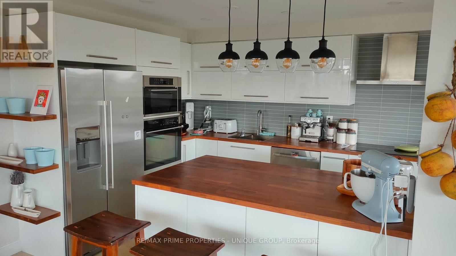 610 - 1 Palace Pier Court, Toronto, ON - Indoor Photo Showing Kitchen