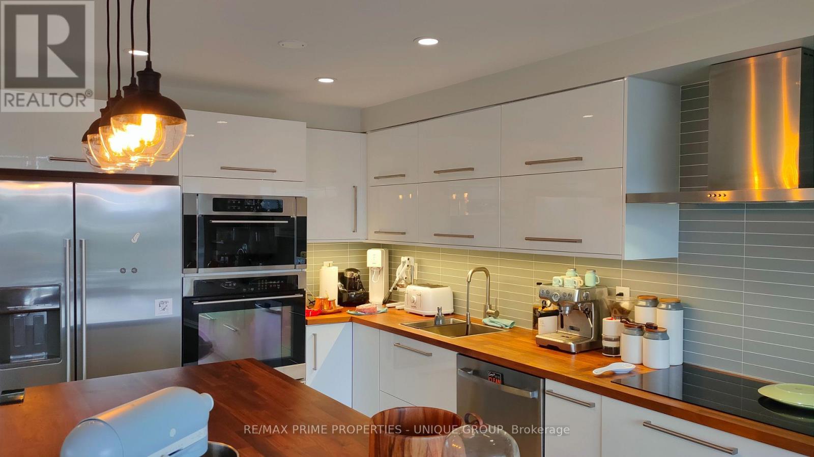 610 - 1 Palace Pier Court, Toronto, ON - Indoor Photo Showing Kitchen