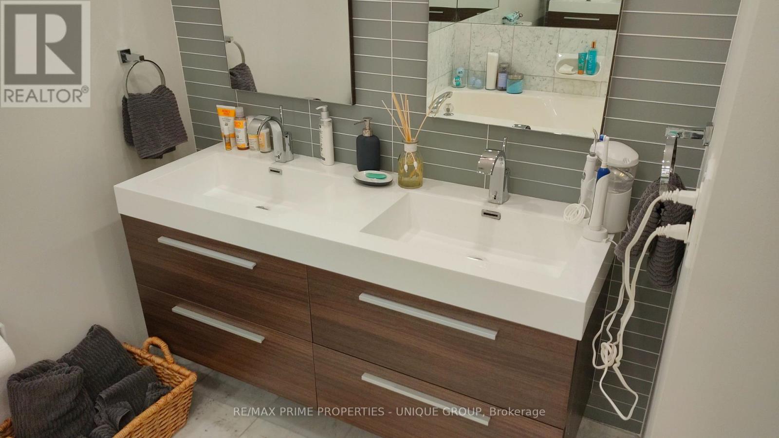 610 - 1 Palace Pier Court, Toronto, ON - Indoor Photo Showing Bathroom