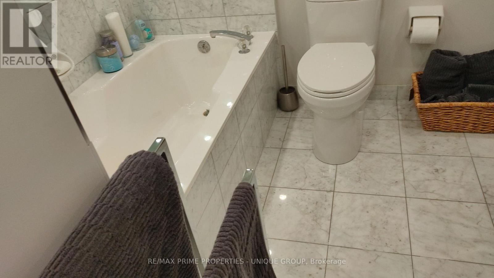 610 - 1 Palace Pier Court, Toronto, ON - Indoor Photo Showing Bathroom