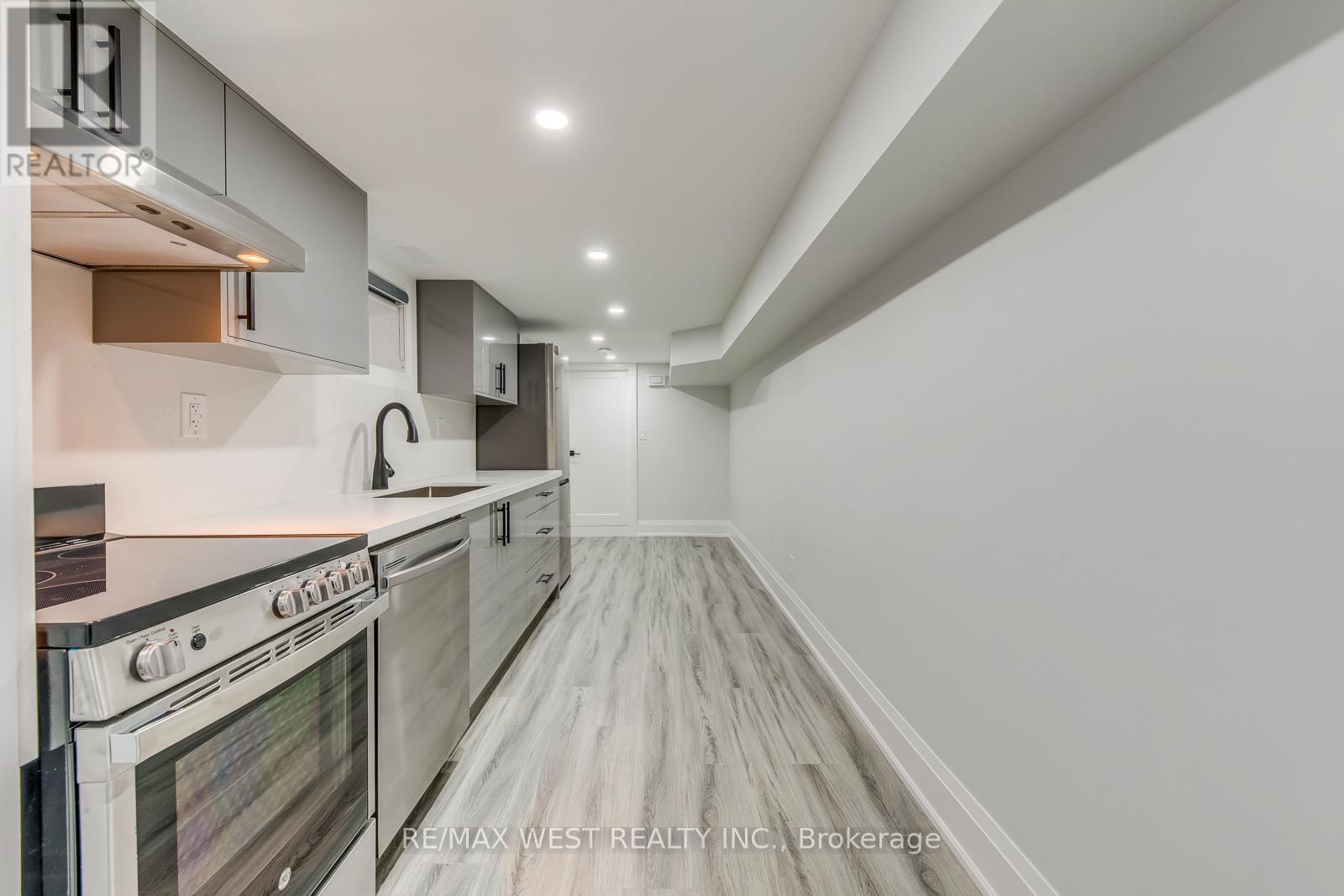 Bsmt - 1190 Ossington Avenue, Toronto, ON - Indoor Photo Showing Kitchen