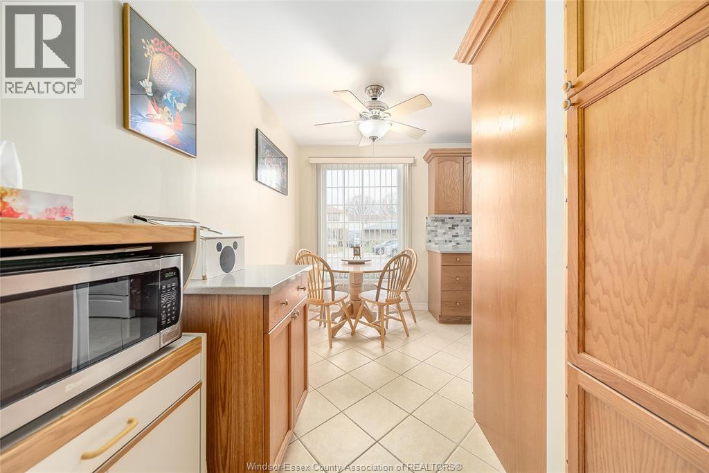 9318 Bayswater Court, Windsor, ON - Indoor