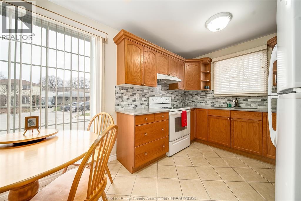 9318 Bayswater Court, Windsor, ON - Indoor