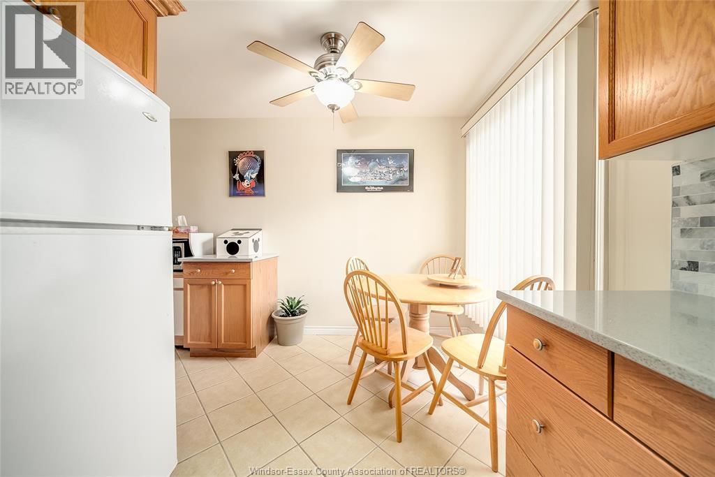 9318 Bayswater Court, Windsor, ON - Indoor