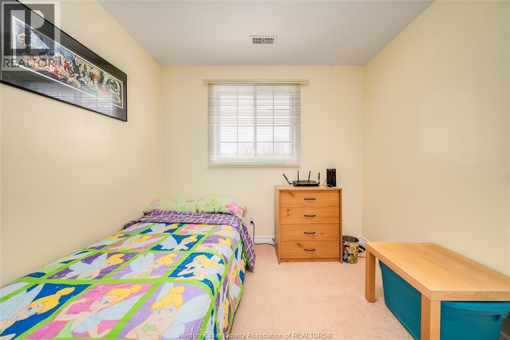 9318 Bayswater Court, Windsor, ON - Indoor Photo Showing Bedroom