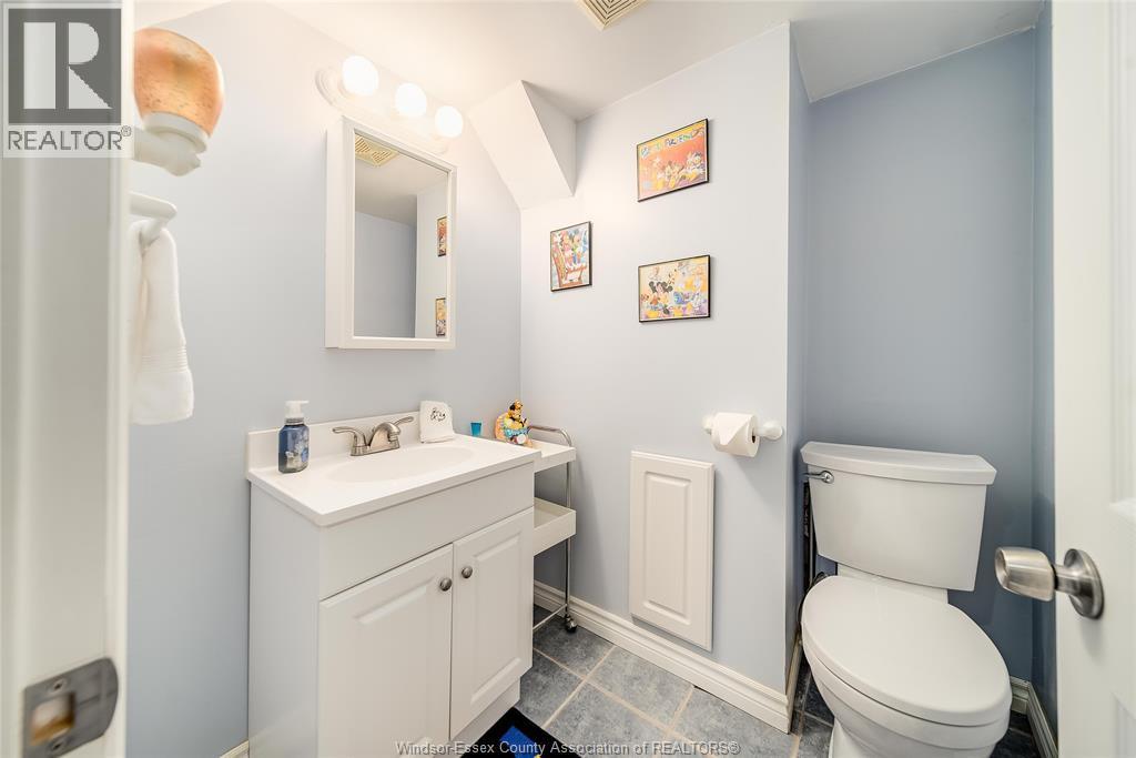 9318 Bayswater Court, Windsor, ON - Indoor Photo Showing Bathroom