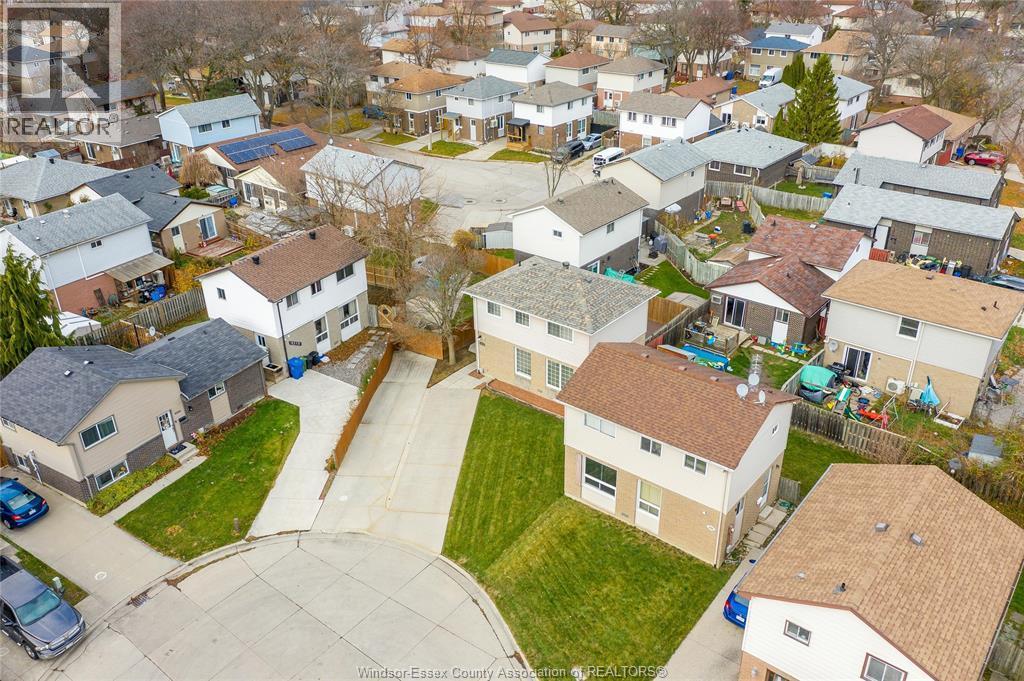 9318 Bayswater Court, Windsor, ON - Outdoor With View