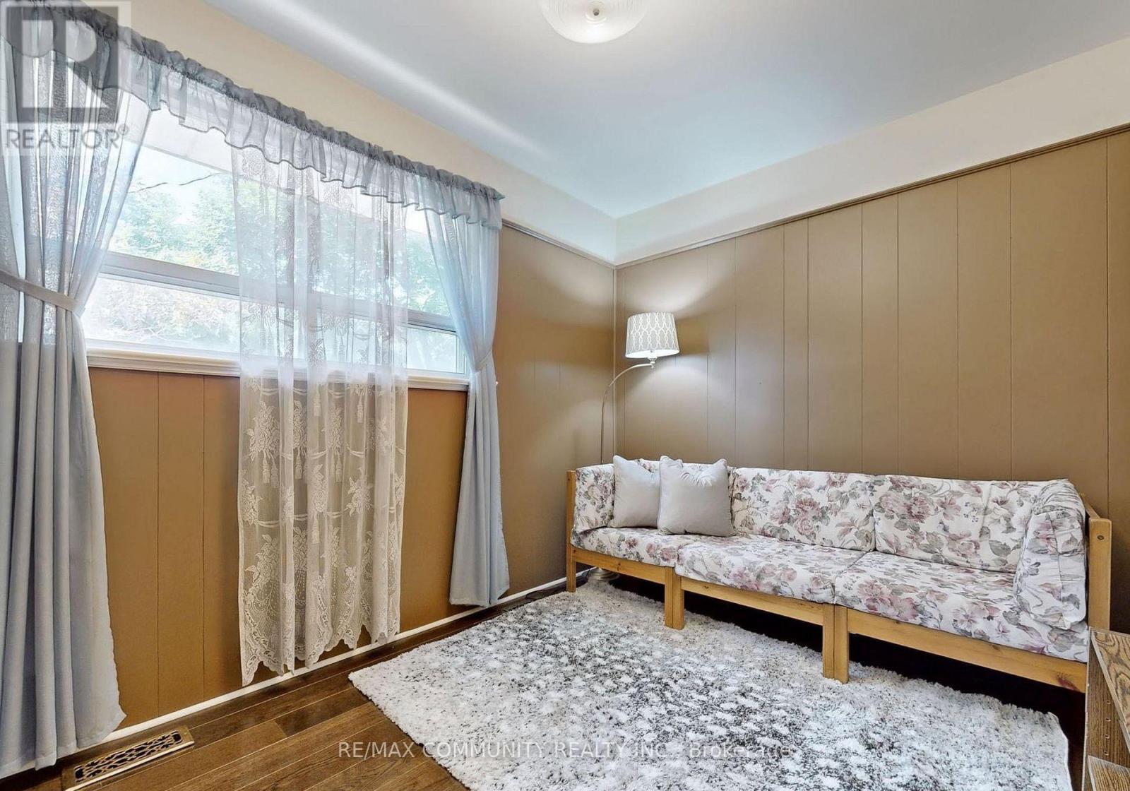 Main - 1 Applefield Drive, Toronto, ON - Indoor