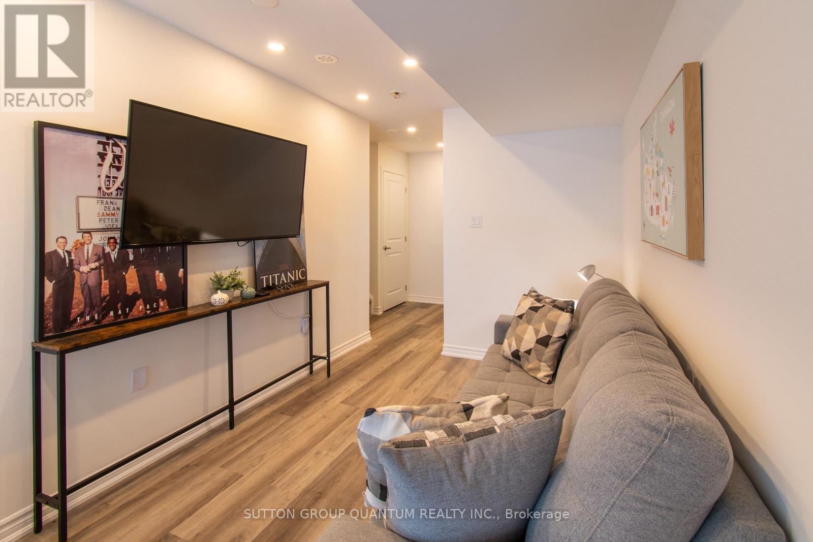 Main floor flex room - 158 Elgin Street, Orillia, ON - Indoor