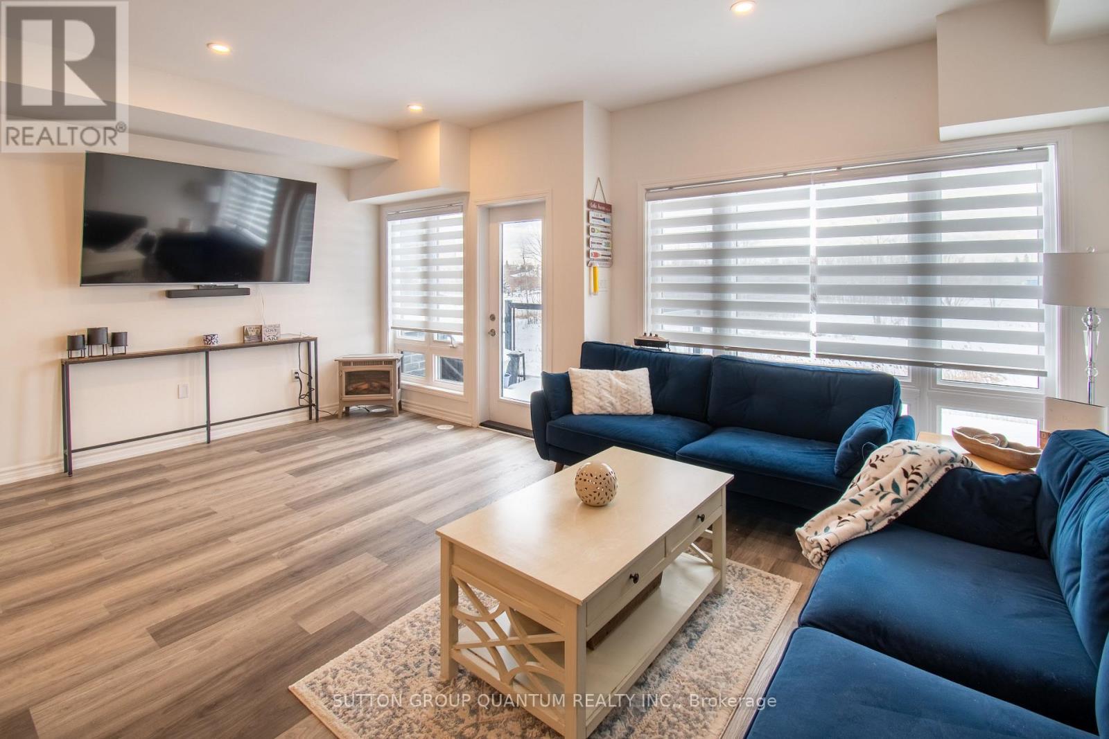 158 Elgin Street, Orillia, ON - Indoor Photo Showing Living Room