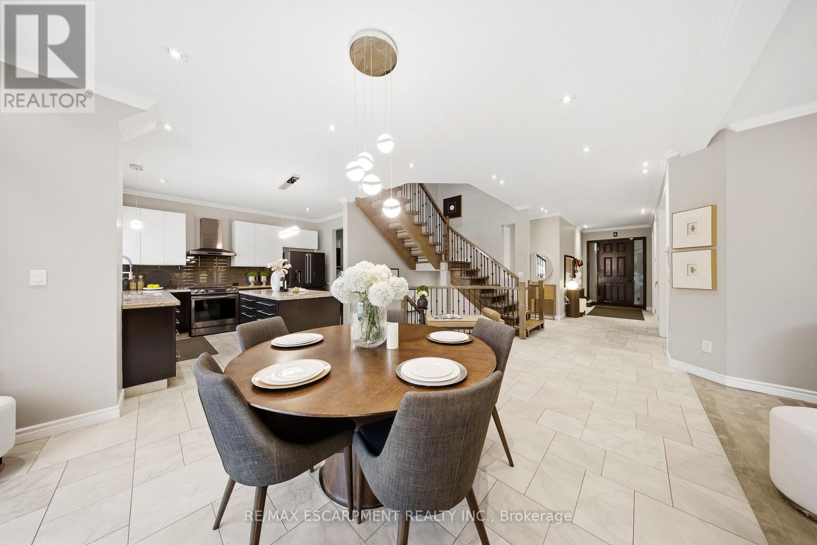 3205 Rolling Stone Court, Mississauga, ON - Indoor Photo Showing Dining Room