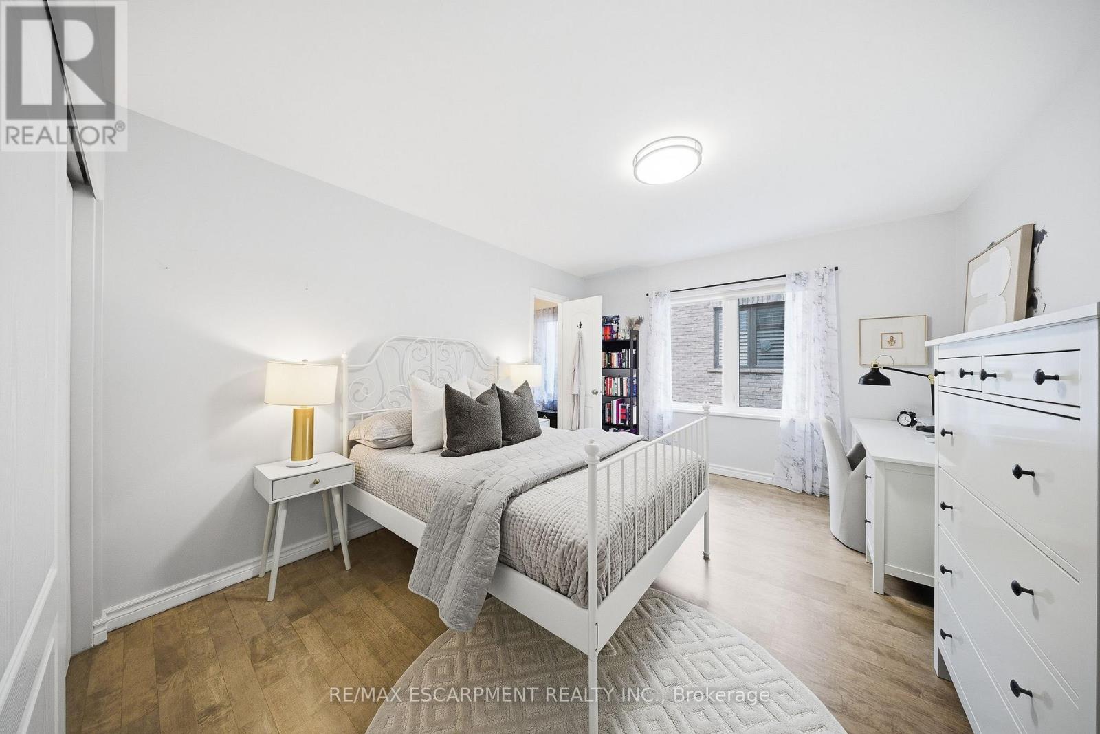 3205 Rolling Stone Court, Mississauga, ON - Indoor Photo Showing Bedroom