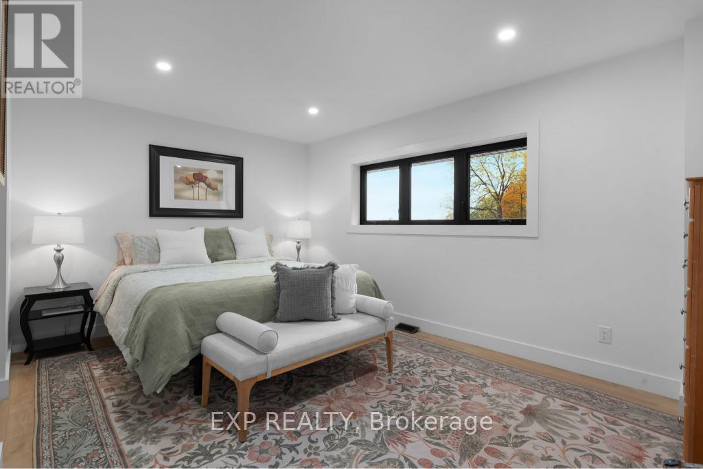 3169 King Street, Lincoln, ON - Indoor Photo Showing Bedroom