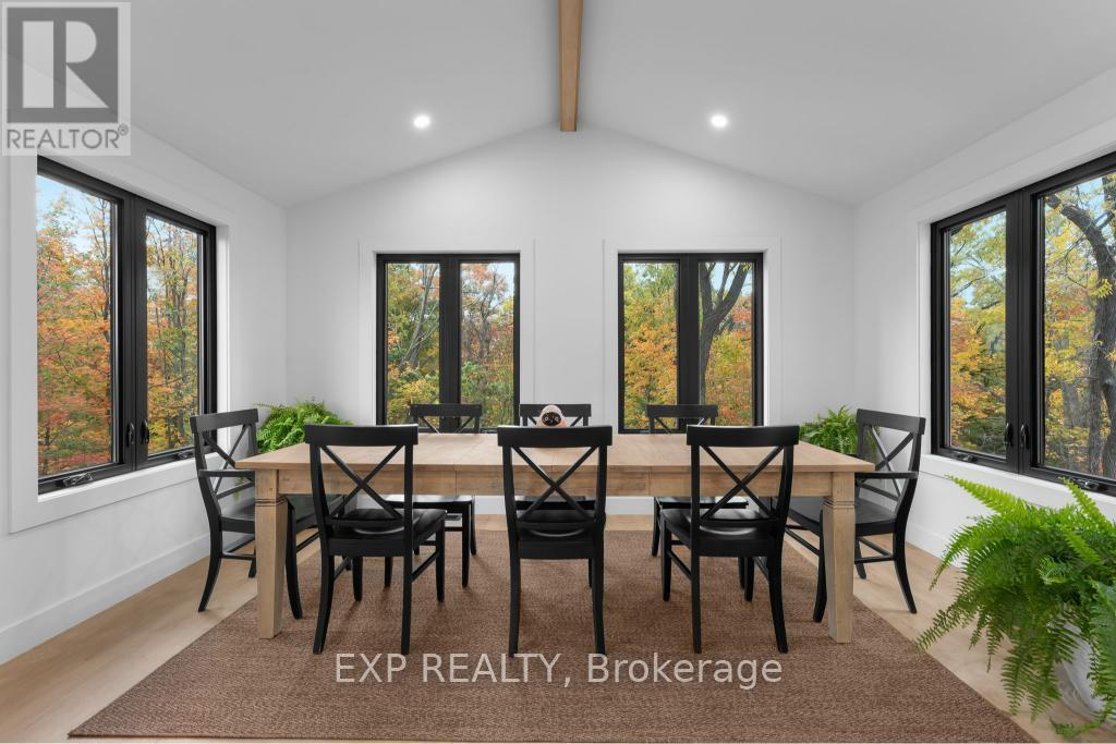 3169 King Street, Lincoln, ON - Indoor Photo Showing Dining Room