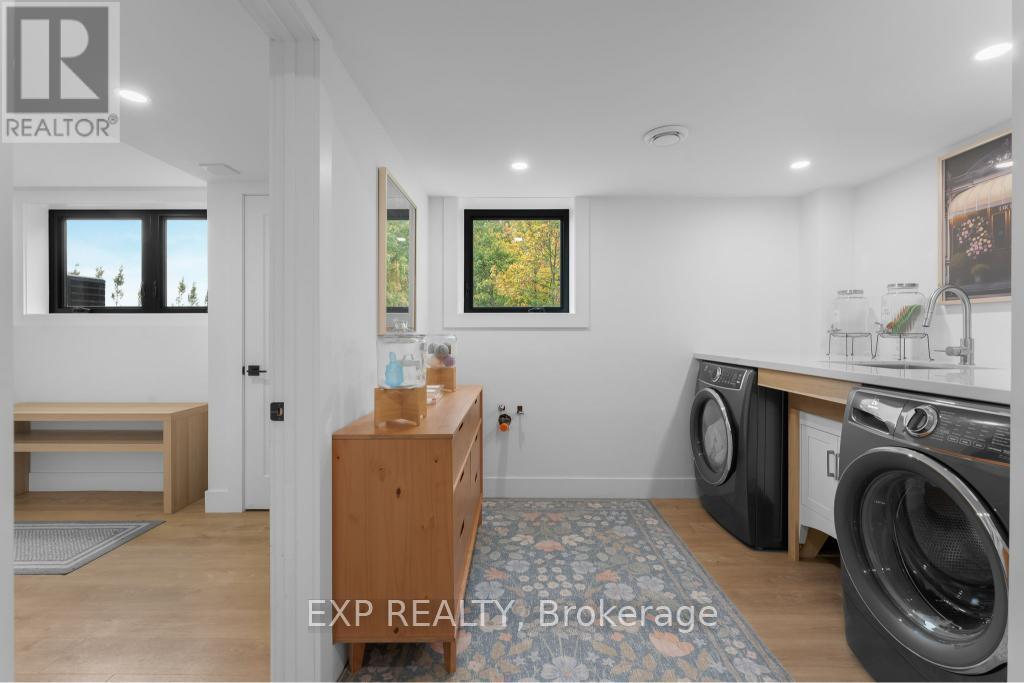 3169 King Street, Lincoln, ON - Indoor Photo Showing Laundry Room