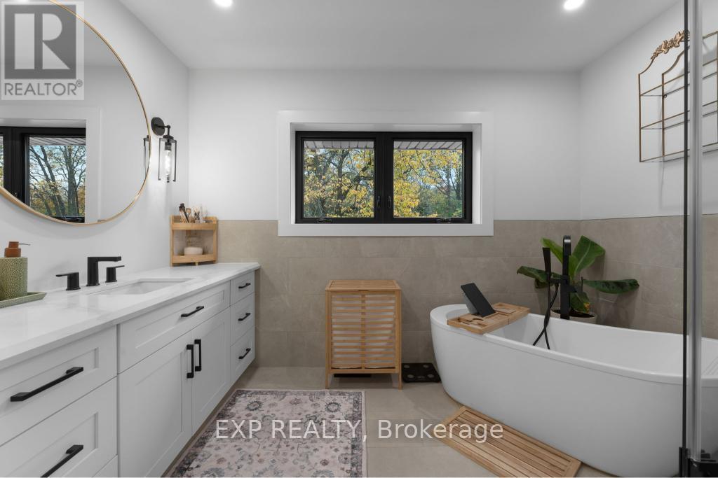 3169 King Street, Lincoln, ON - Indoor Photo Showing Bathroom