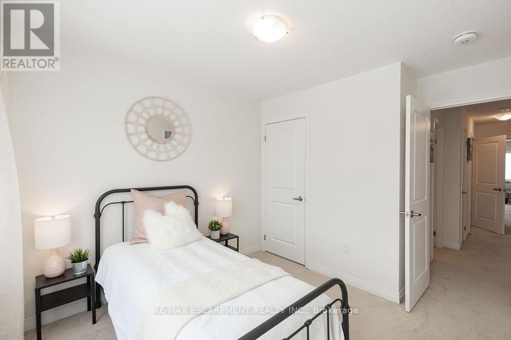 66 Freedom Crescent, Hamilton, ON - Indoor Photo Showing Bedroom