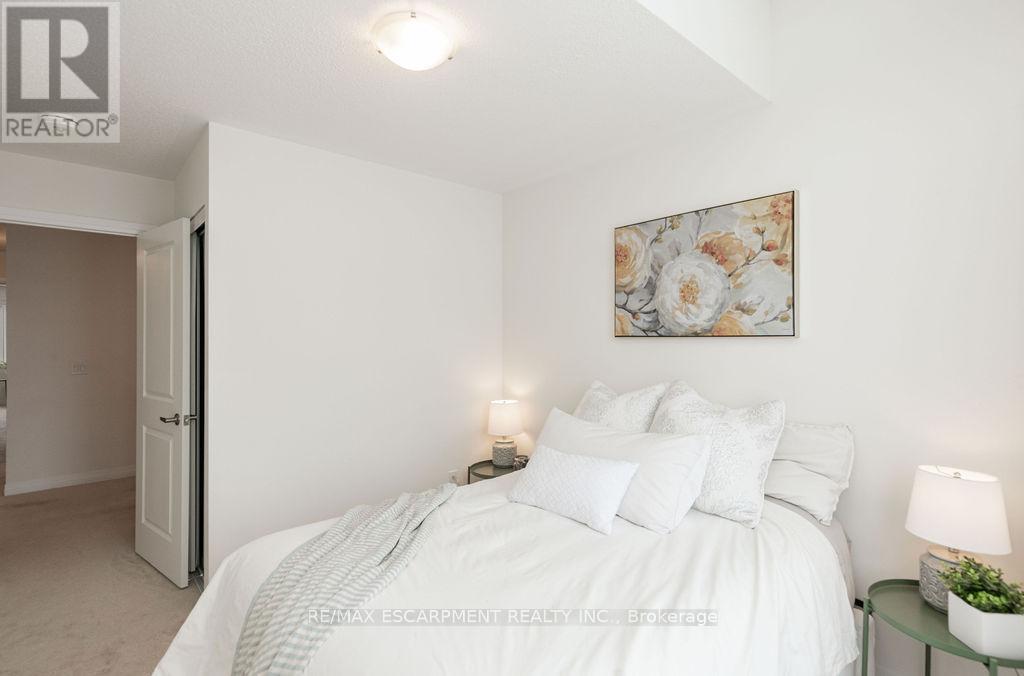 66 Freedom Crescent, Hamilton, ON - Indoor Photo Showing Bedroom